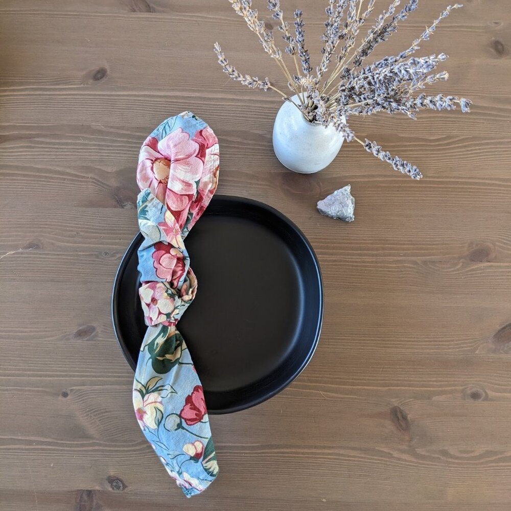 6 Vintage‎ Handmade Cloth Napkins - Romantic Floral Print on Blue Background